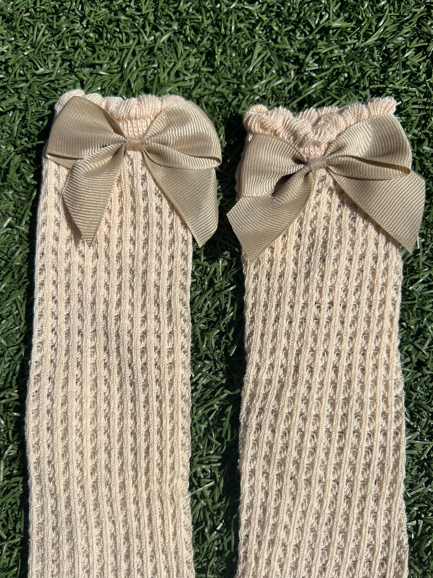 Neutral girl bow socks